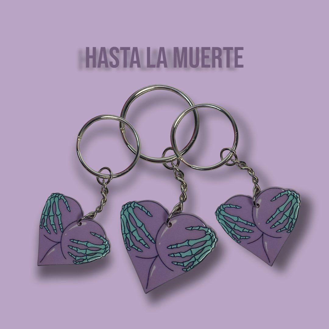 KattGlam_'s tweet photo. Hasta La Muerte Keychains up on my website✨🤍 
#SmallBusiness #keychains https://t.co/d0BFYWLbBu