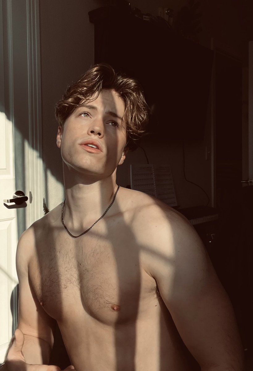 GayBuzzer @gaybuzzer - Twitter Profile  Sotwe