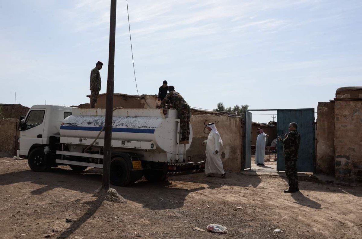 warmediateam's tweet photo. 🔻The 59th Brigade of the #Popular_Mobilization provides #water to the people of the #village of
Tel Kissum, west of #Nineveh.
#Popular_Mobilization
#Public_Media_Directorate https://t.co/ASZPd9ViP1