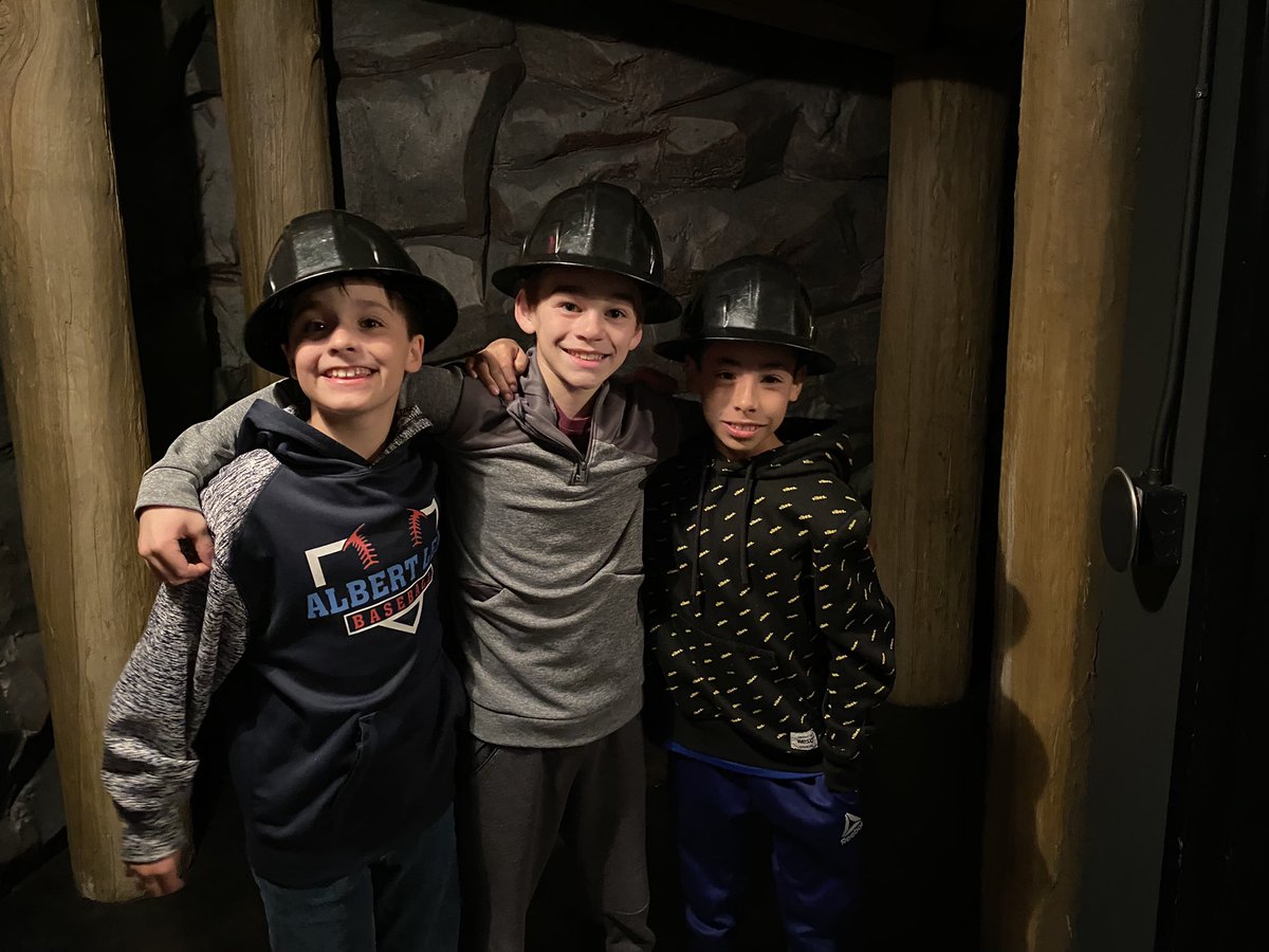 lisaschoneman's tweet photo. Having an awesome day at the Minnesota History Center! Kids are exploring everything here! @AlbertLeaSchool @SWMSAlbertLea https://t.co/YQ2caH0V5V