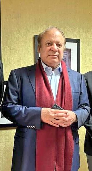 Asadrchaudhry's tweet photo. لیڈر صرف نواز شریف ❤ https://t.co/yUvlUYlCNN