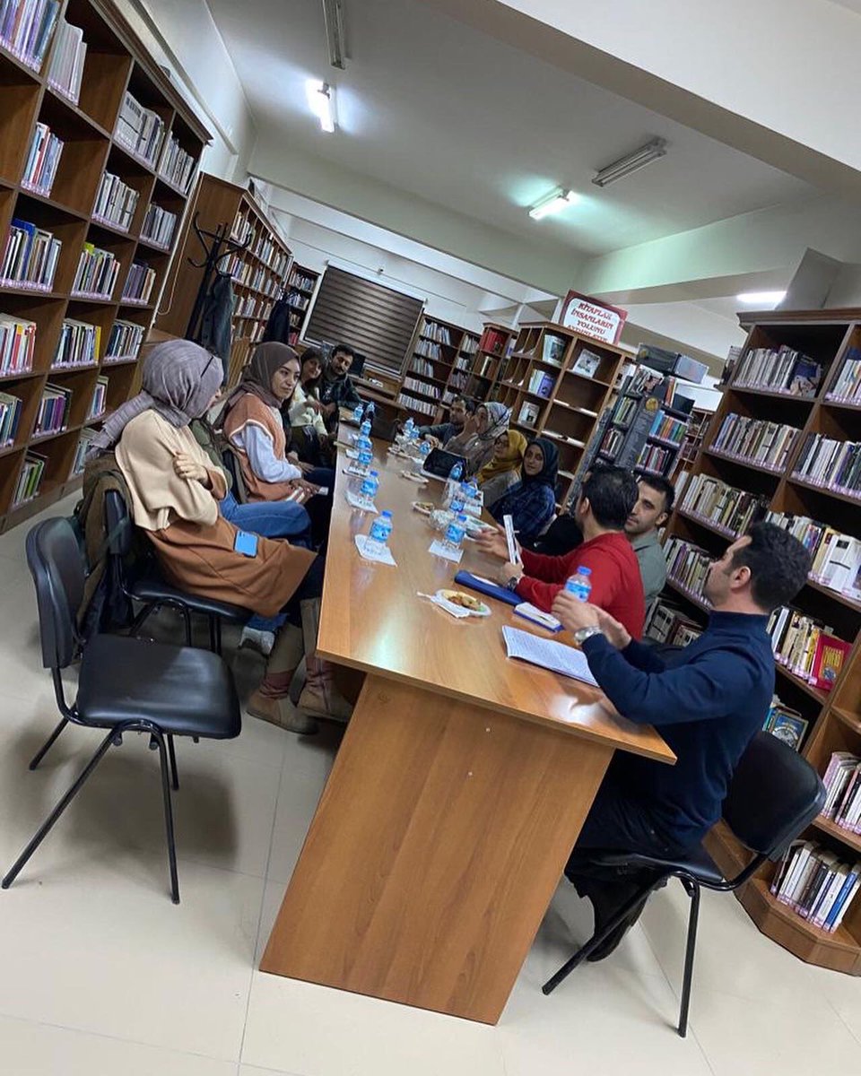 RanHalk's tweet photo. Kitap Tahlil Grubumuz ile Ekim ayı kitap tahlilimizi gerçekleştirdik📚@OdabasAli @vankulturizm @eroluslum @55abdurrahman65 @AysunBekdemir2 @PiskinSait @Vankutup @cldrnkaymakam https://t.co/RQKeYduVcu