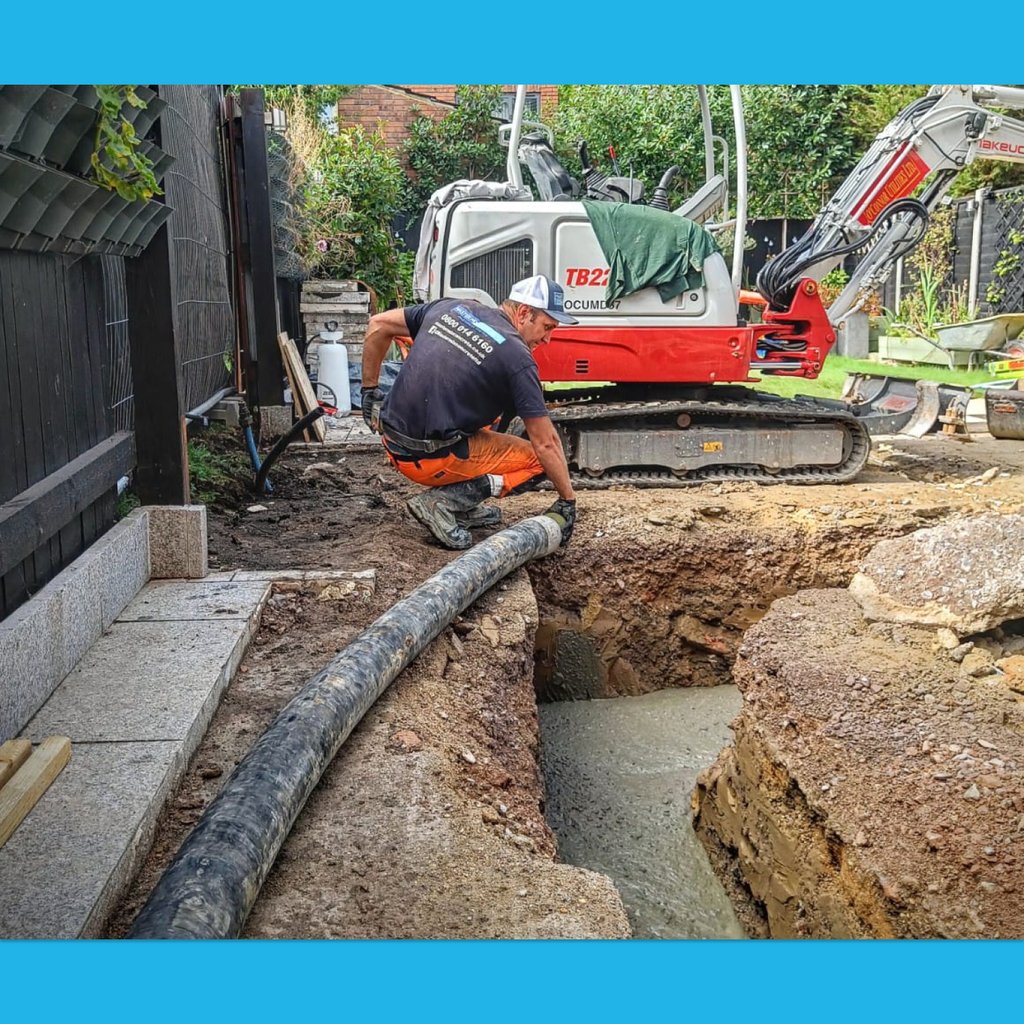 mstrmixconcrete's tweet photo. πΈ Convenient parking for a quick and clean pump setup for these domestic foundations in Ealing
#MastersOfTheMix #onthetools #construction #building #structure #concretepumping #concrete #constructionlondon #workbootson #tradetalk #renovation #engineering #contractor https://t.co/4ini91794f