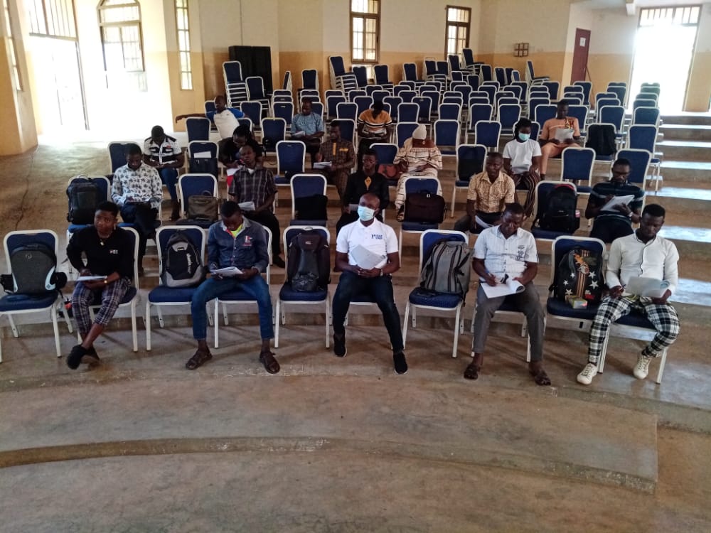 MPakoupetere's tweet photo. Fin de la formation des Chefs d'équipe (15 garçons et 4 filles) dans le cadre du RGPH-5 Togo ce mardi 18 octobre 2022 dans la préfecture d'Assoli. Un grand merci au #Préfet pour son implication pour la réussite de cette opération,@Gouvtg
#RGPH5 
#ASSOLI https://t.co/aZVGjGHUiI