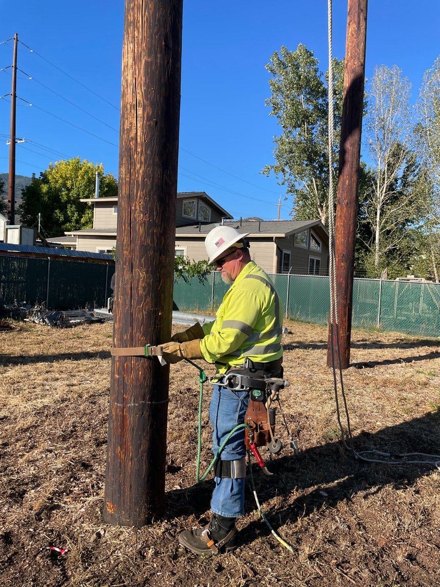cityofashland's tweet photo. Are you interested in working for the City of Ashland? With you we are “Better Together!” This week we are featuring our Line Installer. Apply https://t.co/bvcSUFWBOF #Ashland #CityofAshland #CityofAshlandOregon #AshlandCityEmployment #AshlandCityJobs #JobFriday #BetterTogether https://t.co/GBps3TweSA