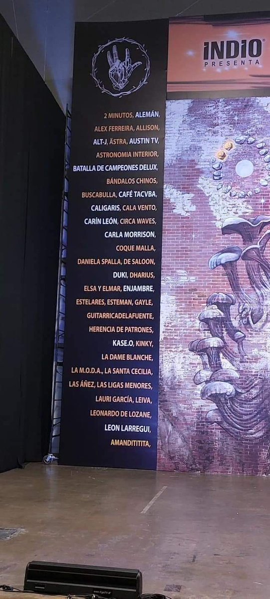 AcappellaMusica's tweet photo. Este sería el cartel del #VL23 que piensan ustedes? 
#acapellamusica #festivales #miercoles https://t.co/ORcrzhHiG3