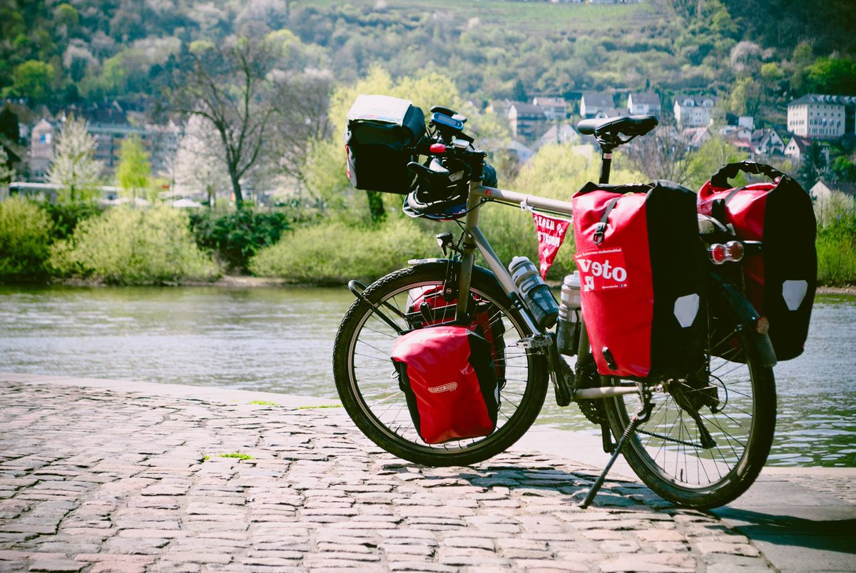 brechtcastel's tweet photo. Have you seen this #bike in #Brussels?

My bike was stolen on 19/10 around 11am in the Zennestraat. Beige VSF Fahradmanufaktur TX400, thick tires, Magura brakes, saddle Selle Royal with cracks and wide handlebars.

My bike was a reliable friend on many adventures: CASH reward. 💵 https://t.co/ONe8wKpjLl
