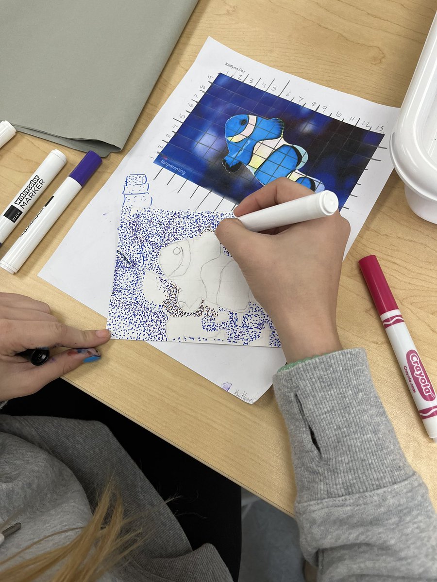 phpatriots_art's tweet photo. 7th grade - work in progress! #pointillism #marker #phstrong #middleschoolart https://t.co/LlIDJuB1bs