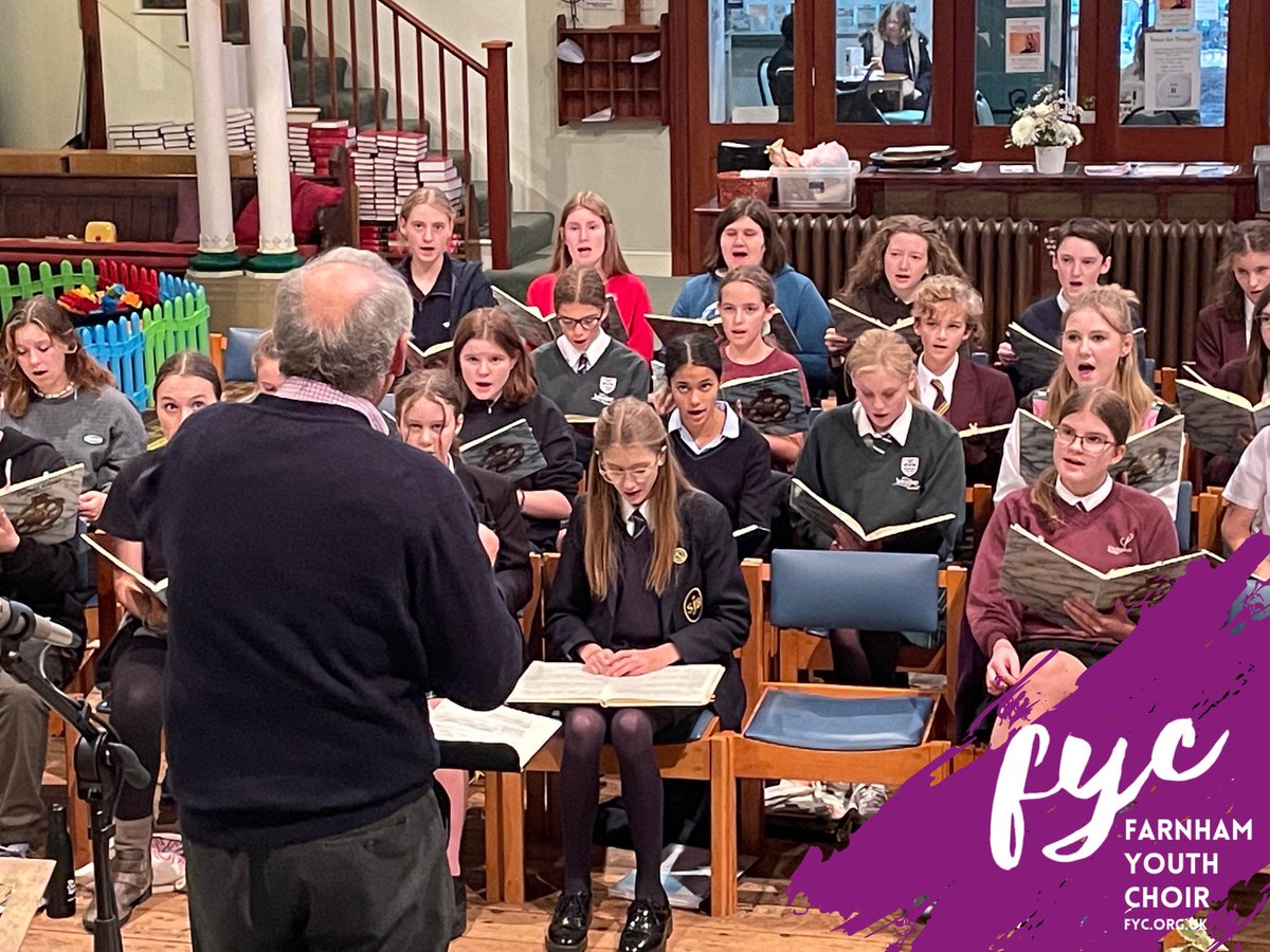 More concentrated rehearsal with @Willcocks_J of @GuildfordChoral in preparation for our joint concert on Saturday. Tickets: glive.co.uk/Online/tickets…