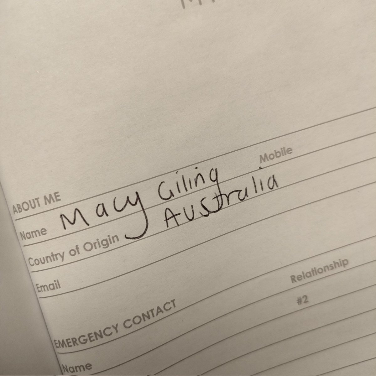 Elizzy_91's tweet photo. Ich brauche eure Hilfe! Ich habe dieses Reisetagebuch von #MacyGiling aus Australien gefunden. Leider steht keine Adresse darin aber ich würde es ihr sehr gerne zusenden! Bitte #retweetet diesen Beitrag vielleicht sieht sie es ja!

Please retweet and let Macy find her Diary!

Thx https://t.co/DGeOivuwX7