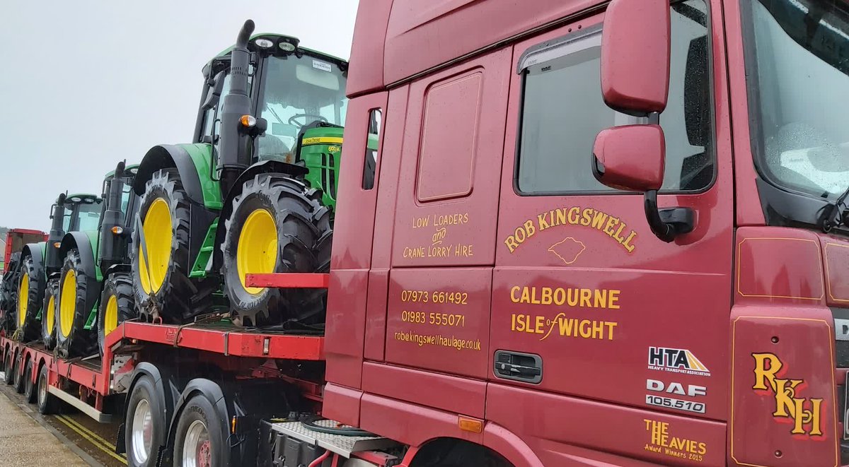 HuntForestGroup's tweet image. 𝗥𝗔𝗜𝗡𝗬 𝗗𝗔𝗬 𝗗𝗘𝗟𝗜𝗩𝗘𝗥𝗜𝗘𝗦 💧🌧☔
On the Isle of Wight, Tractors on their way out to a customer via Kingswell Haulage. #johndeere #isleofwight #tractordelivery #iow #hfg #huntforestgroup