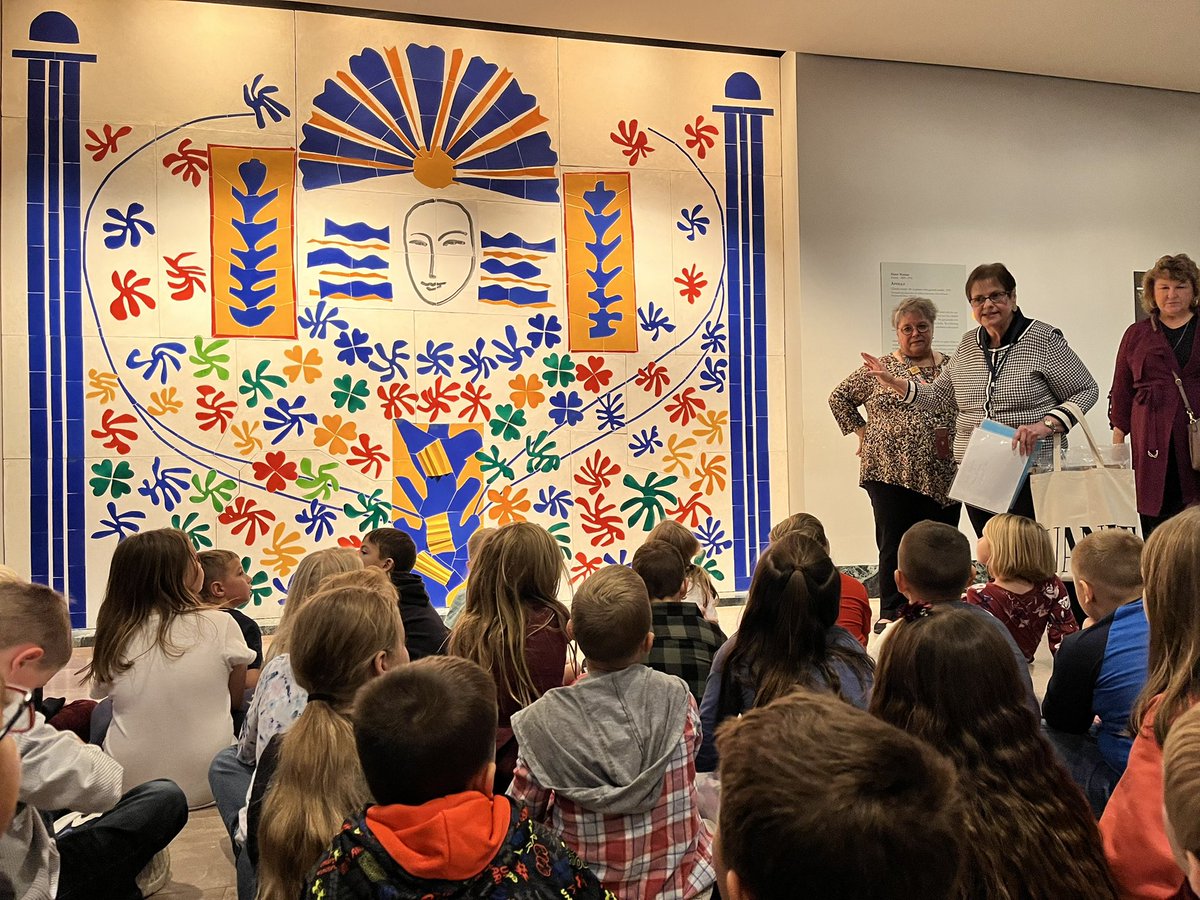 StephC4Art's tweet photo. Thank you @ToledoMuseum for giving our 2nd Graders such a fun and educational tour today! Your docents were engaging and so knowledgeable about the art. Our Comets ☄️ loved every minute 🖼 🎨. @GenoaSchools https://t.co/yCaHGiSGzw