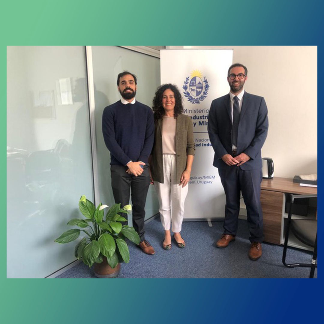 ASIPI_'s tweet photo. Nuestros #Delegados de #Uruguay, Federico Fischer y Natalia Paladino, se reunieron con el nuevo Director de la #DNPI, Dr. Santiago Martรญnez Morales, y sus asesores para presentar a la Asociaciรณn y ponerla a disposiciรณn para emprender actividades en conjunto. https://t.co/EBMJKtoHGQ