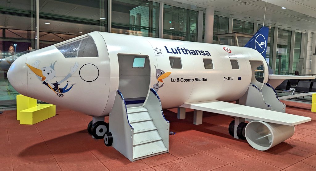 DerFredo's tweet image. Einmal im Jahr nehme ich die kleine Maschine nach Hause. 😃 Vielen Dank an die @ppedvEvents, daß ich auch bei den #SQLDays 2022 dabei sein durfte. Es war mal wieder eine runde Sache!