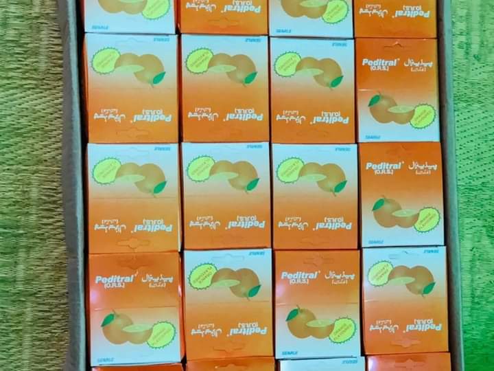 monalfoundation's tweet photo. The Monal Foundation in collaboration with @Rizq_Sharefood , @SRSO_Official and @globalmedicdmgf distributed ORS sachets to flood-affected communities in Sindh to help prevent dehydration since safe and clean drinking water is still not easily available. https://t.co/EIcewzVesB