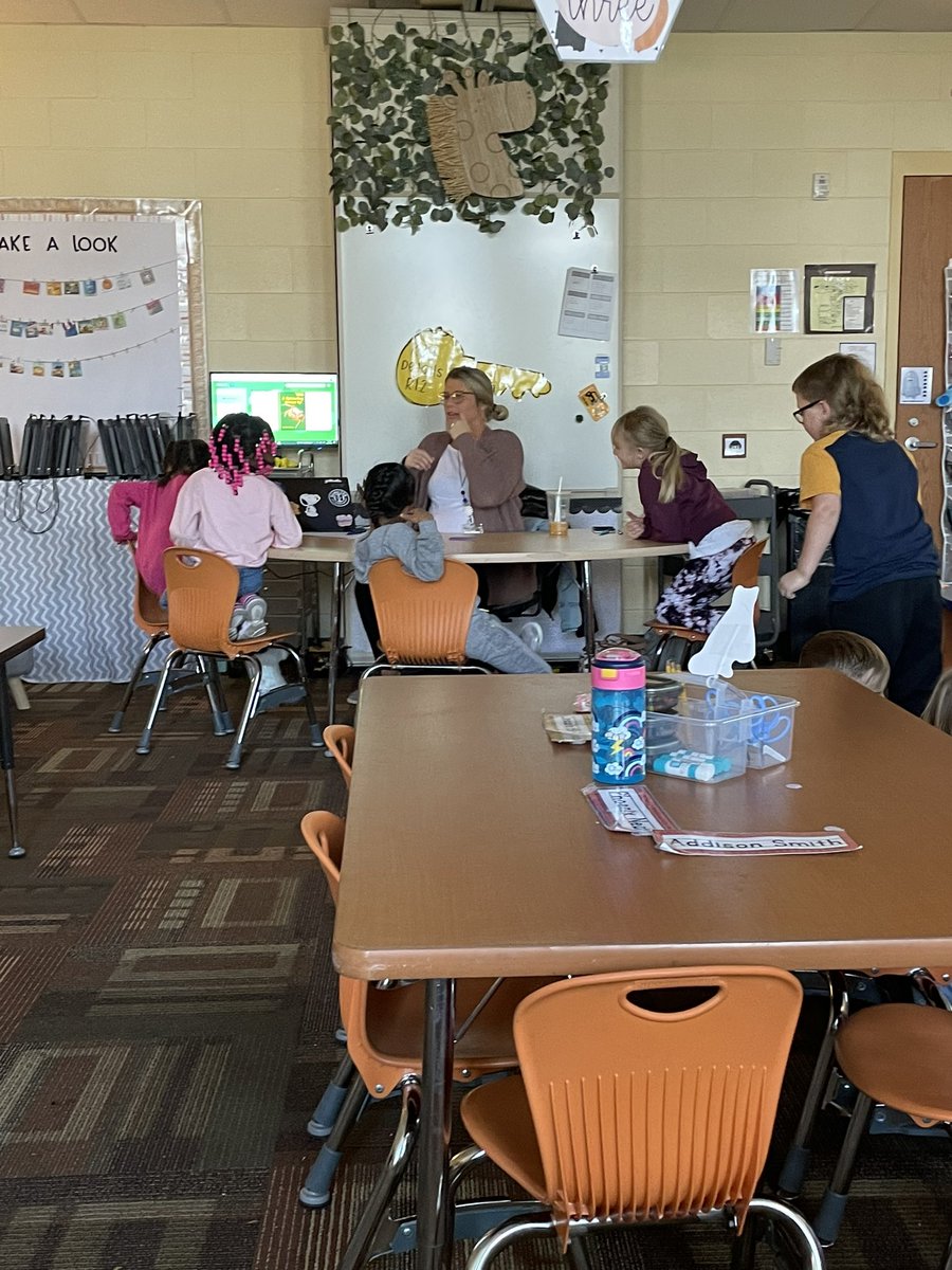 rszary's tweet photo. Parallel teaching while teaching key details! @lombardo_sydney @JamieFritsch3 @Hamilton_RWE https://t.co/GmZ8UWgkU1