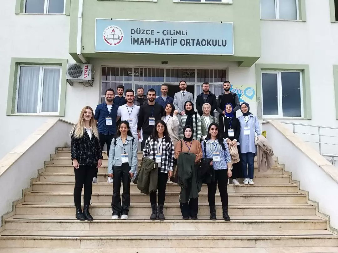 cilimlimamhatip's tweet image. Düzce Üniversitesi Matematik öğretmenliği bölümü öğrencilerimiz ile birlikte #codeweek2022 etkinliği gerçekleştirdik.