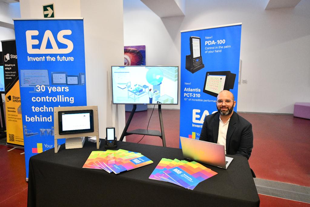 Reimagine Textile tweet media