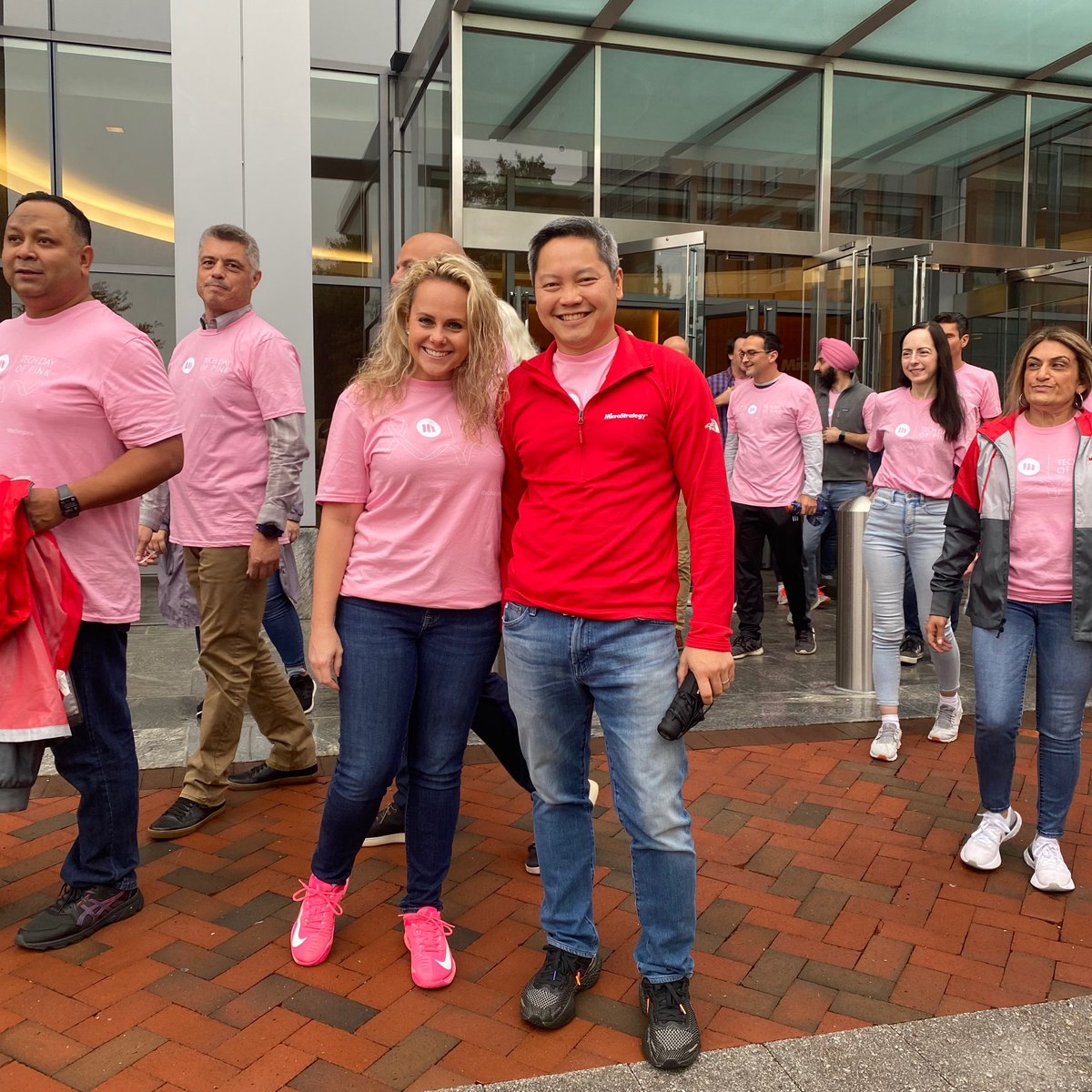 MicroStrategy's tweet photo. With in-person events making a full comeback, we're excited to start our new "Where in the World is Phong" series! 🌎
Peep CEO Phong Le at #MSTRHQ for our 2023 #TechinPinkWalk.
Stay tuned to see where he's at next week 👀
#WeAreMicroStrategy #WITWIP https://t.co/RAielbRdGx