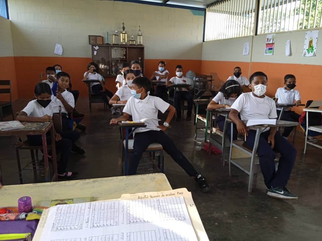 salasimonplanas's tweet image. #19Oct PEDAGOGÍA EN ACCIÓN EN LA EBMJ BANCO OBRERO...
#PuebloUnidoYActivo 
@MPPEDUCACION
@_LaAvanzadora
@ArriecheNixon1
@FundabitSP
@AurimarVargas1
@AngelPradoSP