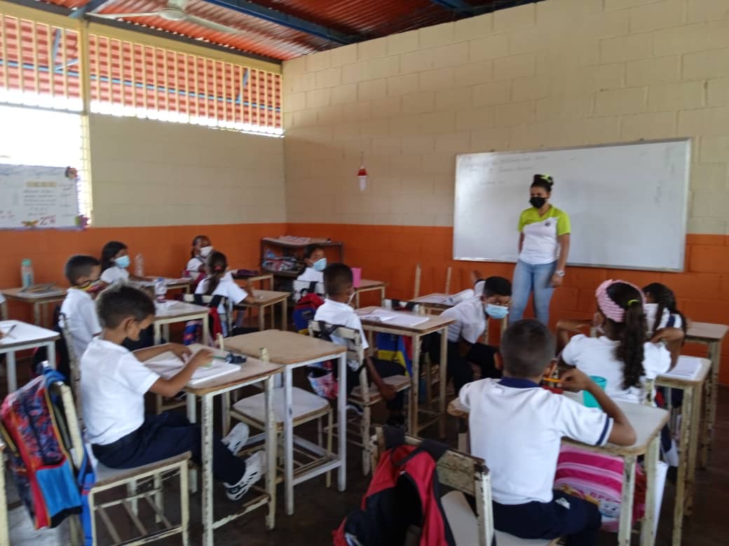 salasimonplanas's tweet image. #19Oct PEDAGOGÍA EN ACCIÓN EN LA EBMJ BANCO OBRERO...
#PuebloUnidoYActivo 
@MPPEDUCACION
@_LaAvanzadora
@ArriecheNixon1
@FundabitSP
@AurimarVargas1
@AngelPradoSP