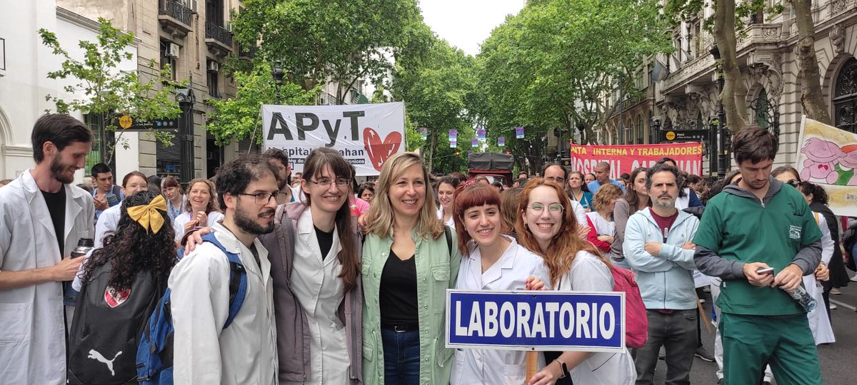 myriambregman's tweet photo. Hay movilizaciones cotidianas por la grave situación de la salud pública y por las condiciones de labor y salariales de sus trabajadores y trabajadoras, pero la ministra Vizzotti no tuvo tiempo de venir a contestar preguntas a la comisión de Presupuesto, se fue a la Antártida. https://t.co/hCegMIArH9