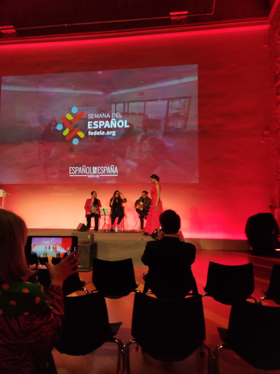 TLCdénia tweet media