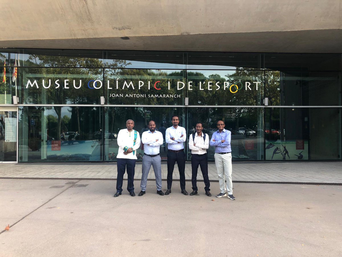AccedeCoop's tweet photo. 🎥📷 Hoy la delagación ha tenido una jornada más tranquila pero muy  interesante.
A primera hora entrevista en @gavatv 
Después mañana de reuniones para finalizar visitando el Museo Olímpico del Deporte y el Estadio Olímpico.

@cooperación @deporte @educación https://t.co/d5MmuSvWtg