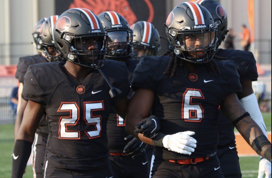 j2bentley's tweet photo. #AGTG I am blessed to receive my first official offer from East Central University @ECUCoachKMac @seancooper_C4 @ECUTigersFB https://t.co/FEISVAFXfA