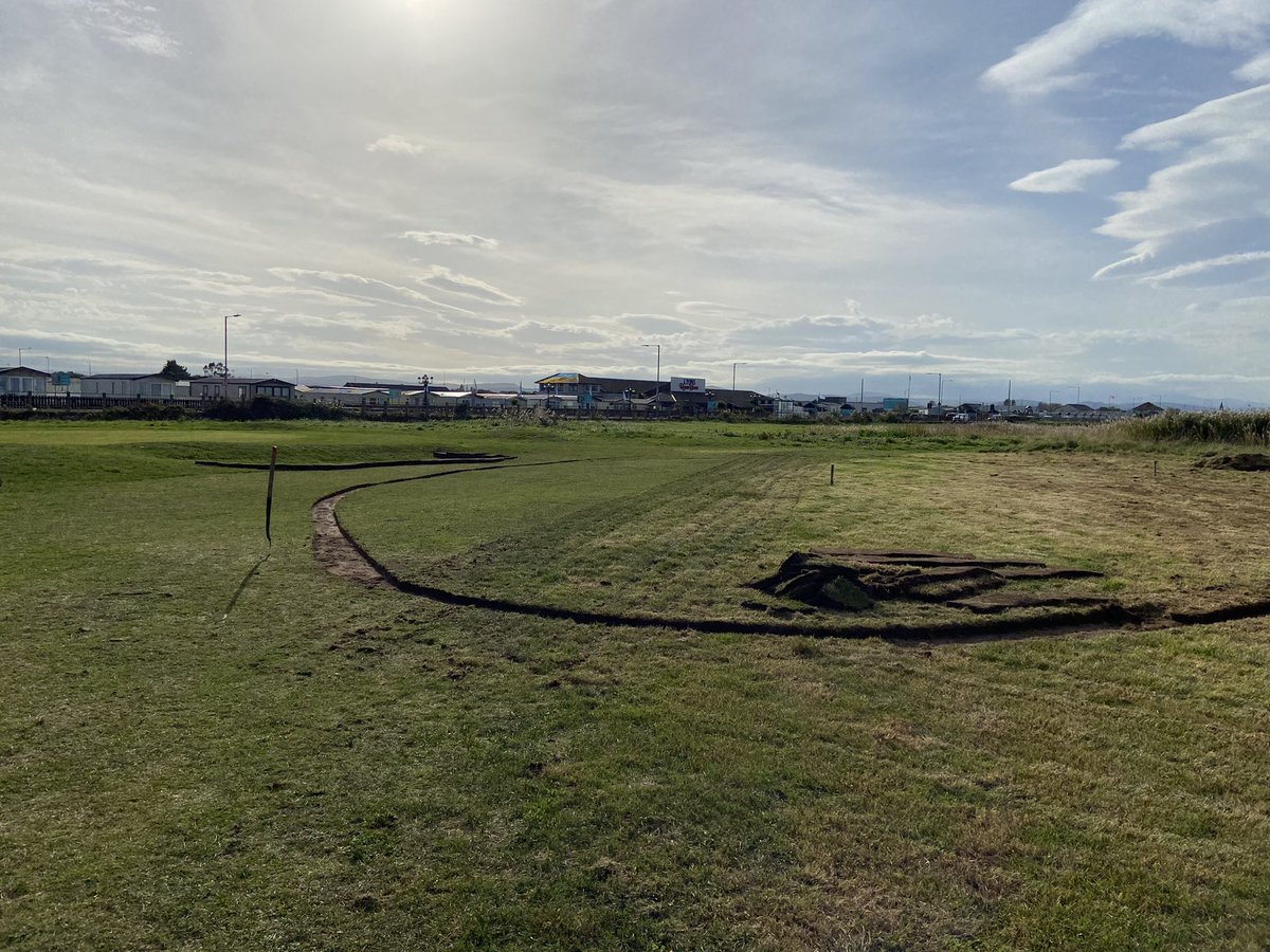 Shmoo1982's tweet photo. Oh Iโve started early on site prep for the new 5th Green - exciting times on the links #seadefenceproject https://t.co/KrqNeb9mrO