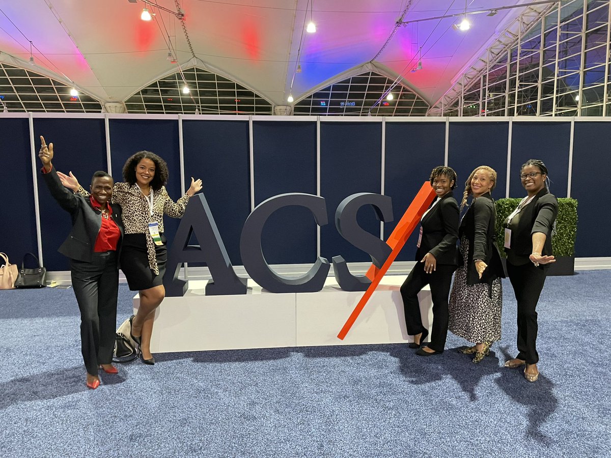 ShanDixonMD's tweet photo. Attended my 1st ACS Clinical Congress as a baby intern all thanks to RAS-ACS organization! I learned so much about the college, met some incredible pioneers in the world of surgery &amp; enjoyed the beautiful city of San Diego. This is only the beginning 🤩 #ACSCC22 #RASACS https://t.co/ppnDAUU8na