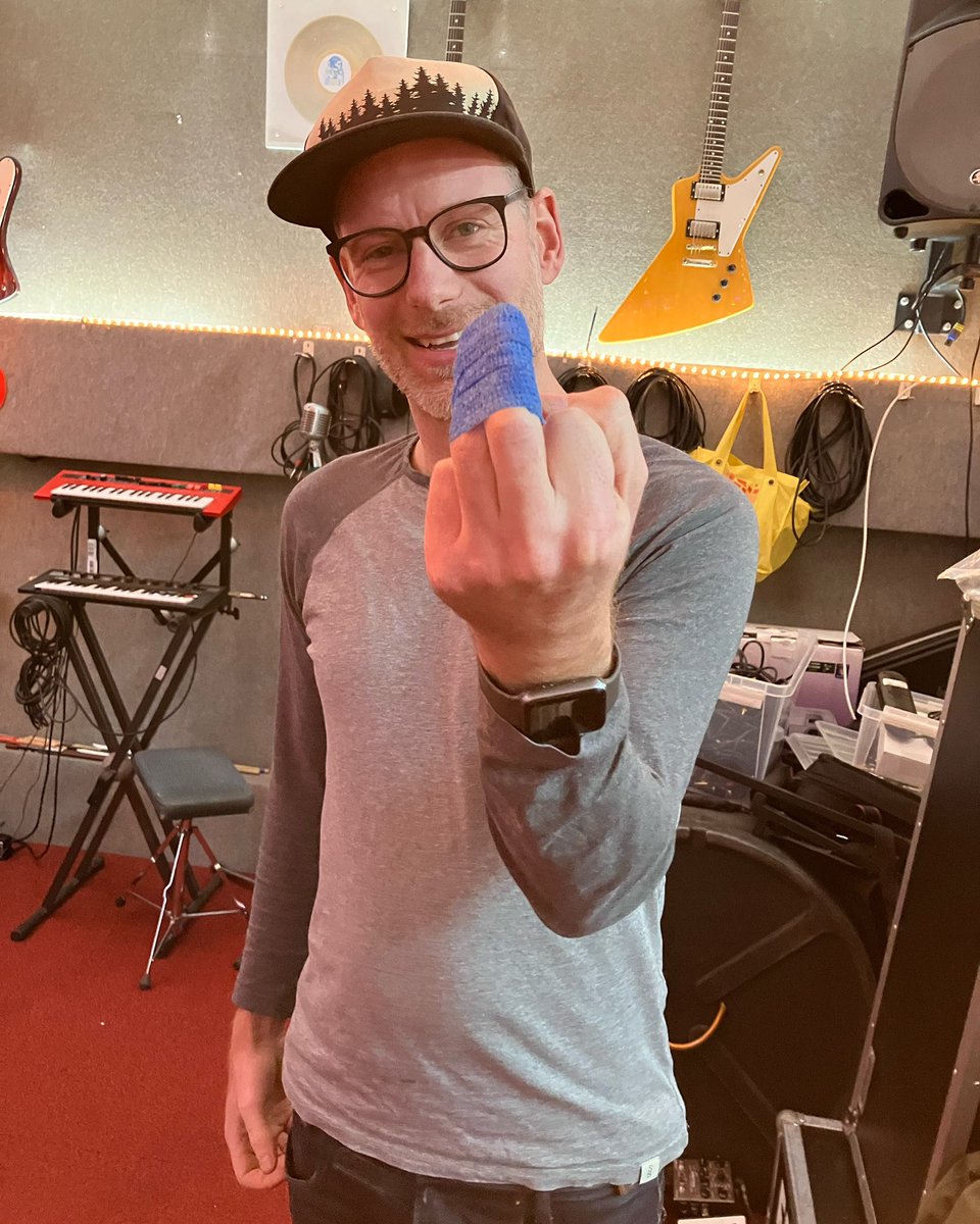 Not a great look for a musician 🤕