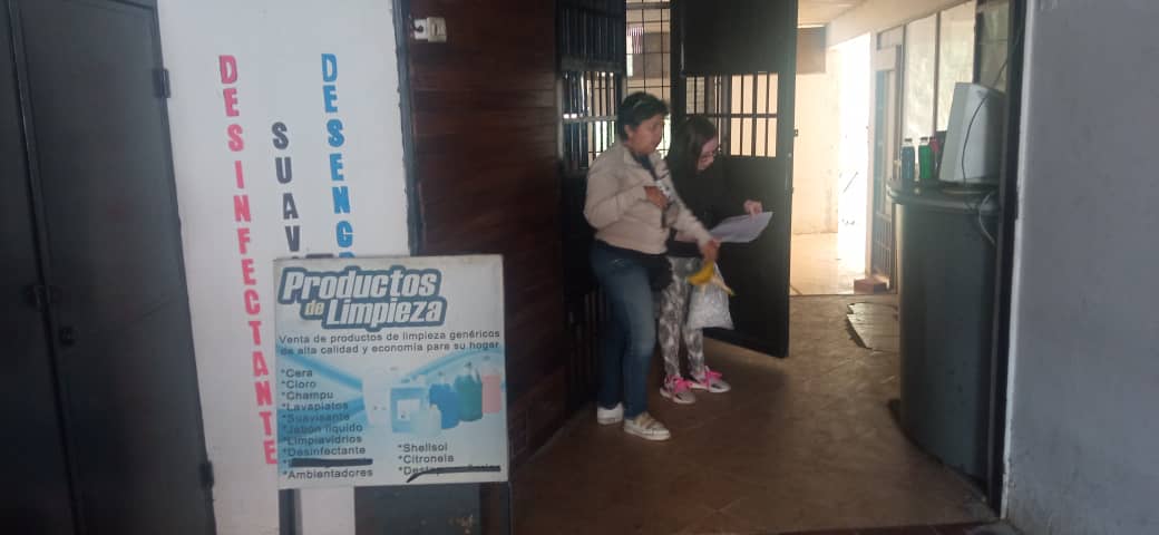 leoperiodista's tweet photo. #19Oct..#Mérida..Locales y casas afectadas  en las inmediaciones de La #Pedregosa Sur (frente La Horqueta) https://t.co/ws4hARODzY