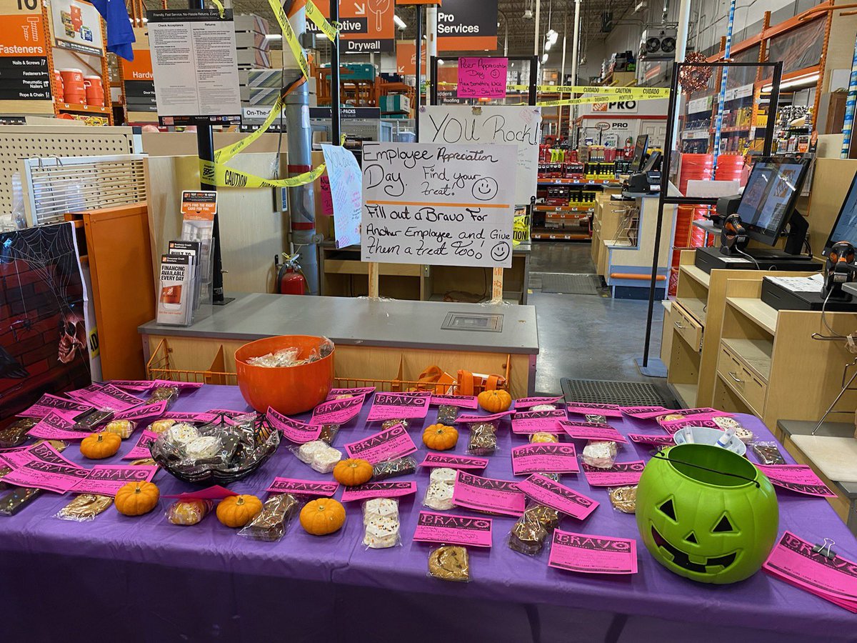 THD_3014's tweet photo. #CAM #THD Our cashiers took time out of their busy days to each show someone in the store how much they appreciate them ❤️🧡 https://t.co/q3LiJstbK7