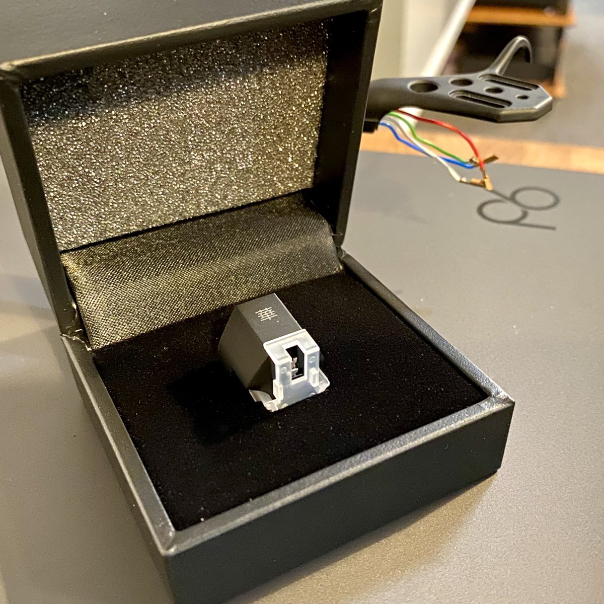 vinylgrooveaud's tweet photo. Installing an impressive #Hanasl #movingcoil #cartridge into a @RegaResearch #planar6 #turntable. A very musical sounding combination indeed! 🔥🎶🙂👏👌

https://t.co/I0DkF73U0L

#preston #lancashire https://t.co/br3j6UwjA1