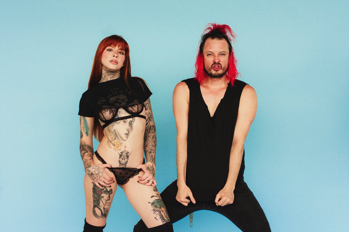 richiethunder69's tweet photo. Con mi amix @prudhommea 🖤
@monsterettes666 @kingmonster
📸 @dektol_ 💀

#monster #kingmonster #kingmonsterfamily #666 #punk #metal #rock #tattoo #lamarcadeldiablo #monsterette #monsterettes https://t.co/xhyZKdEQky