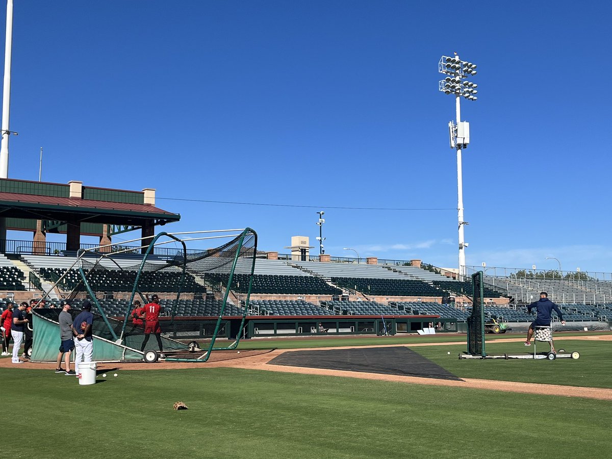 laurenrachell_'s tweet image. Another day another ballpark. Out at Scottsdale Stadium again today with @calebawiley @dmachaj_13 and @GraceEd_sports covering the @MLBazFallLeague Scorpions vs Solar Sox for @sportscronkite