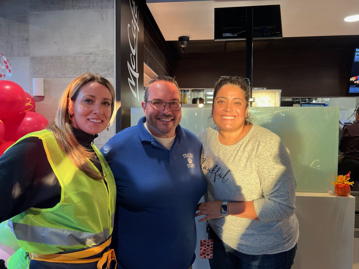 TraceyMagnet_CT's tweet photo. Success in the classroom starts with strong community relationships! Thank you to @McDonald's on Main Ave for being neighborly and hosting our McTeacher's Night fundraiser! @NorwalkPS #norwalkpublicschools #norwalkct #traceycubs #showyourprint https://t.co/6X27BTiZwG