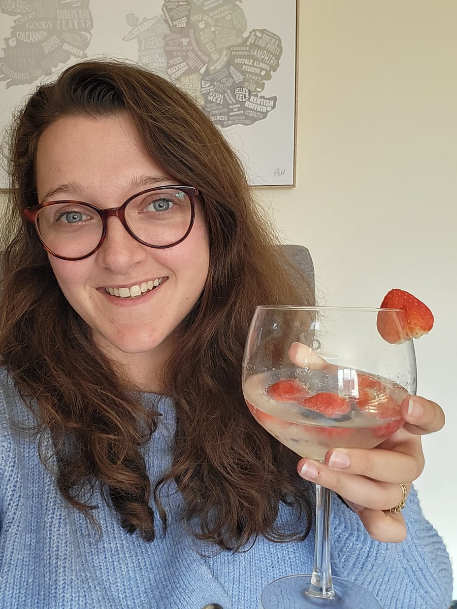 TheAdPlain's tweet photo. #Gin originated as a medicinal liquor made by monks &amp; alchemists across Europe. Which is exactly why these lovelies from #TeamTAP are raising a glass on World #ginandtonic Day - Cheers! #TAPintoGin 
Spot @EMMccaver's favourite drinking buddy! 🤣 #gintastic https://t.co/WooeRm9apx