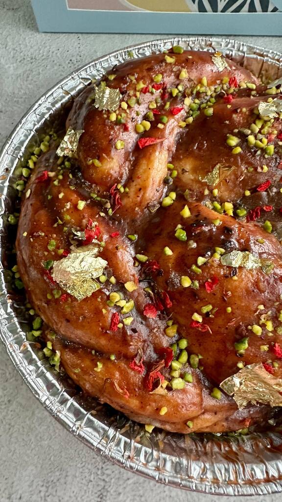 EnsayBabka @ensaybabka is a fluffy Ensaymada filled with rich chocolate Babka swirls, laden with fruity and buttery caramel sauce with a hint of a special blend of liquors and spirits accentuating a distinctive signature flavor blend. 

This is the first… instagr.am/reel/Cj5ui5wPn…