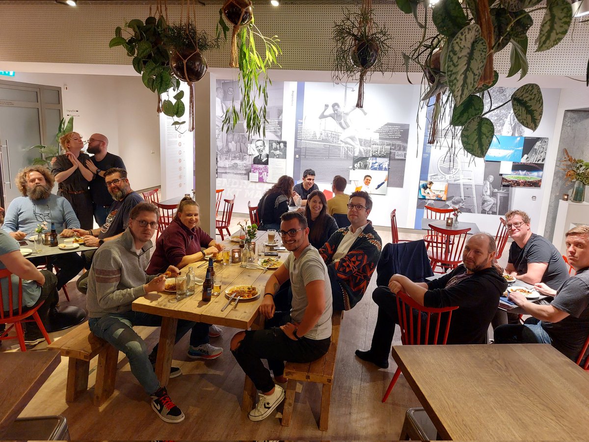 devopsdaysehv's tweet photo. .#devopsdays Eindhoven speaker dinner with the folks already in town 🥰 https://t.co/wfSSaS4toN