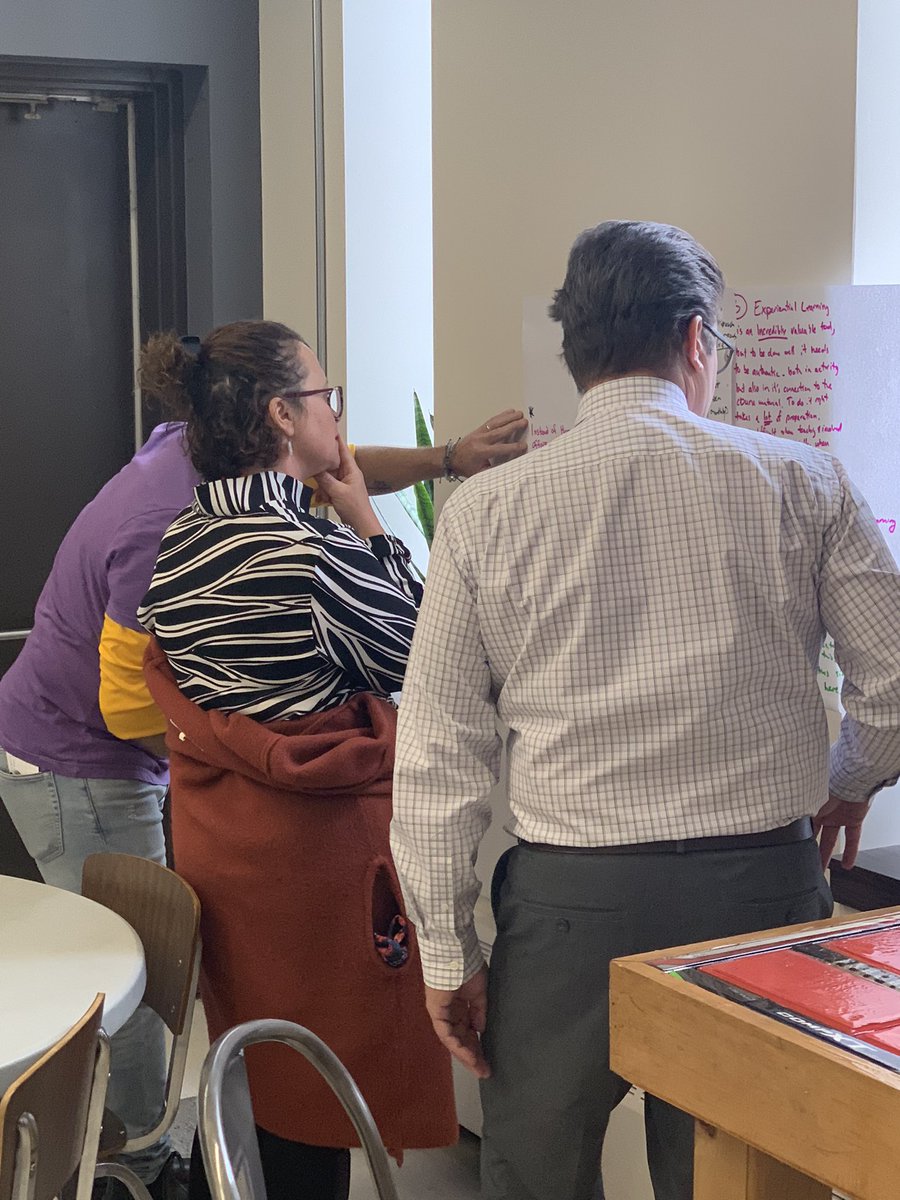 💡🏫Superb consultative session <a href="/MCSMustangs/">MCS Secondary</a> regarding the secondary school review @RCDSB! Thx to all staff and students for their insightful input.. it’s helping shape our ‘re-think@secondary’ initiative!🏫💫@RenaldCousineau <a href="/RiddellKristin/">Kristin Riddell</a>