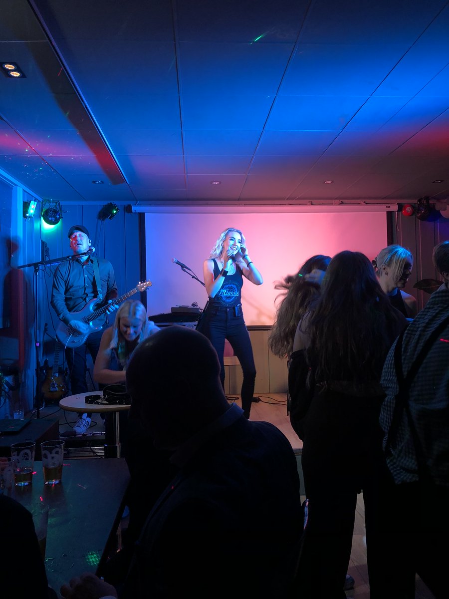 Full cover version of "Simply the best " up on Patreon 😊
patreon.com/posts/patreon-…