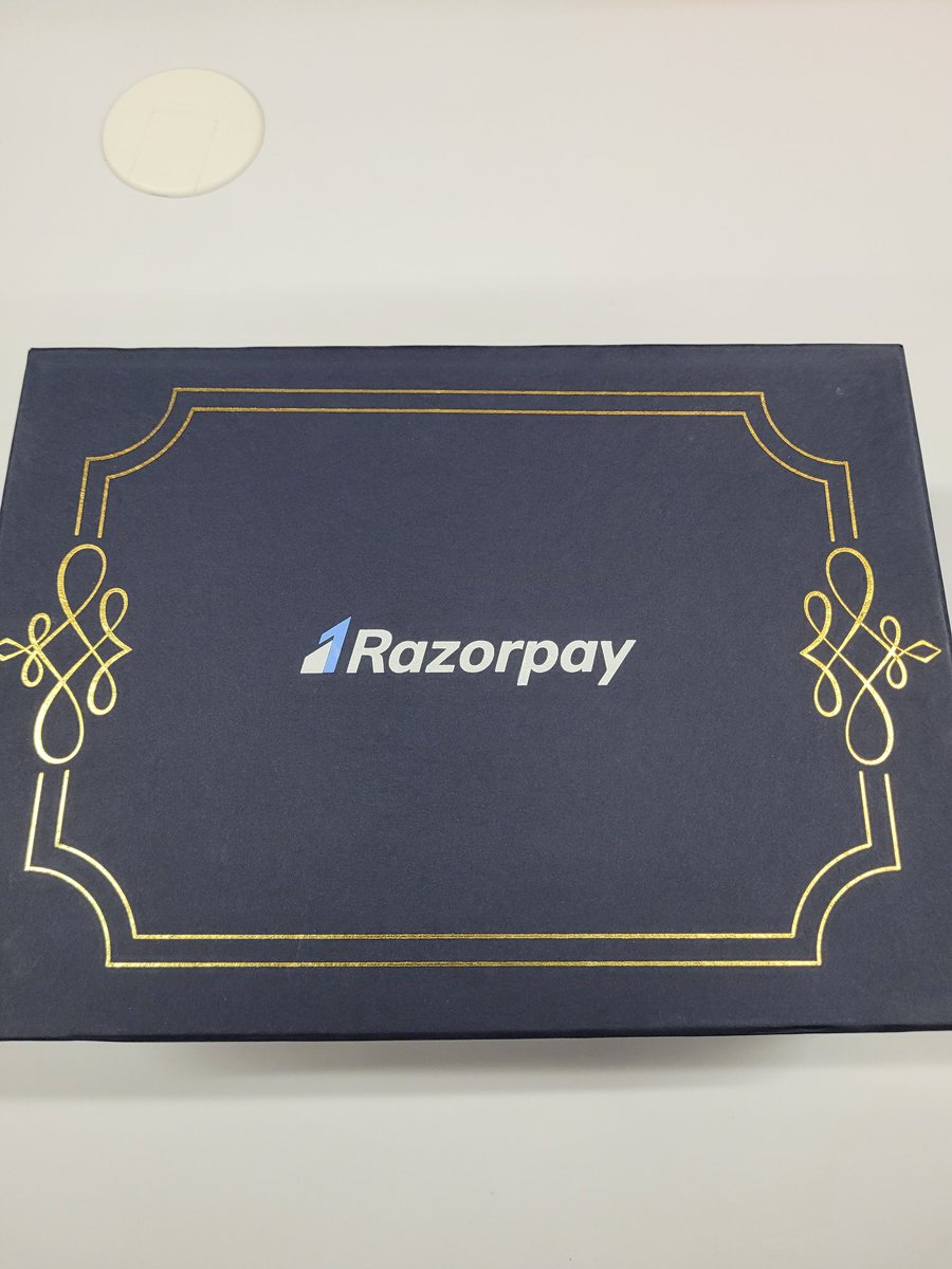 Razorpay's Diwali Goodies !!!!!!!!!! 
Unexpected and I must say, Damn fantastic !!!!!!!!!! 

<a href="/chitbhanu/">Chitbhanu Nagri</a>
<a href="/Razorpay/">Razorpay</a>
<a href="/shashank_kr/">Shashank Kumar</a>
#proudrazor #employeeengagement