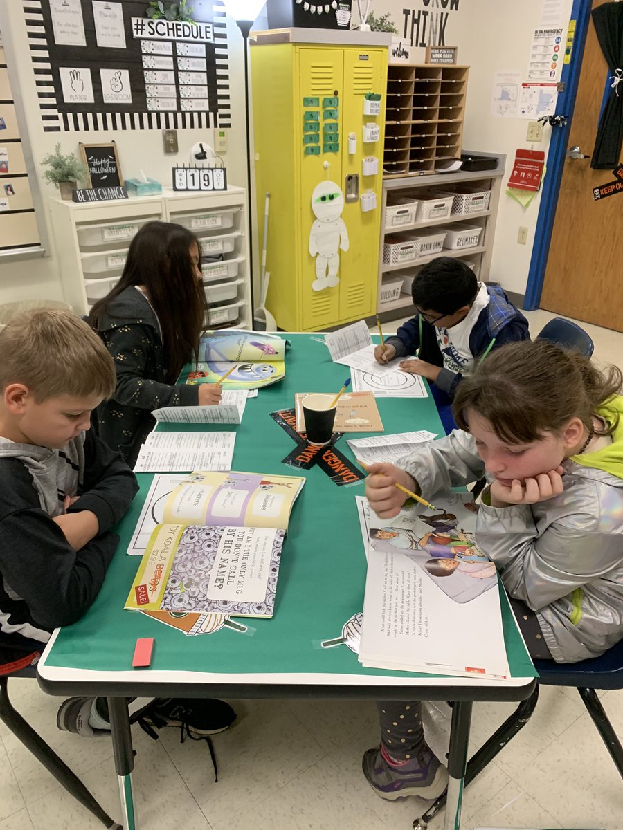 Donald3rdGrade's tweet photo. Why not have a StarBOOKS Haunted Cafe Tasting to introduce argumentative texts?!? We had a spooktacular time! @Donald_ES @LISDSTEM #ONELISD https://t.co/2LGxGmnzXw