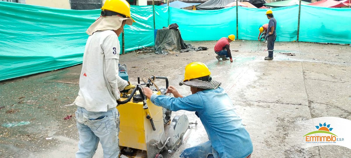 emtimbio's tweet photo. #planmaestrodealcantarillado | Obra cra. 20 entre clls. 17 y 18 | ayer se inició el trabajo con las dos cuadrillas de personal desde las 6:00 a.m. a 10:00 p.m. se realizaron 40 metros lineales de corte de pavimento y 13.44 metros cuadros de demolición de pavimento rígido. https://t.co/TQr9ZNd9gv