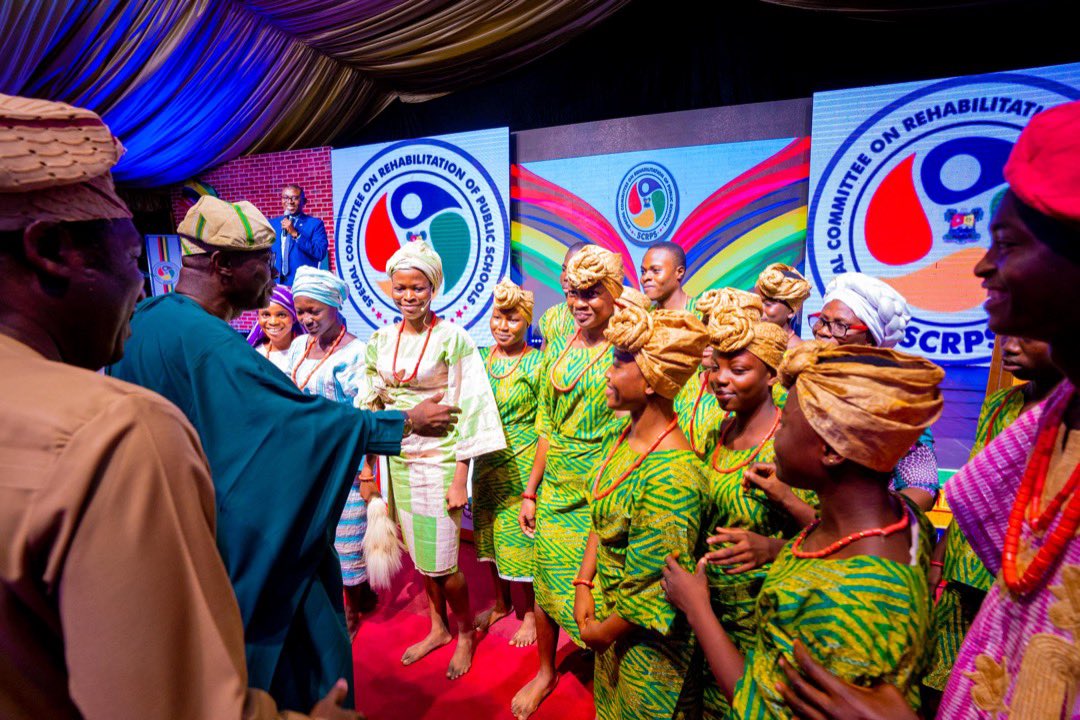 jidesanwoolu's tweet photo. Today, we continued our drive to make the learning environment conducive for our children with a virtual commissioning of expanded infrastructure in our public schools.

With the addition of newly built 150 blocks of classrooms and 1,386-bed hostels to 15 existing schools…

1/4 https://t.co/E9FQTlfokT
