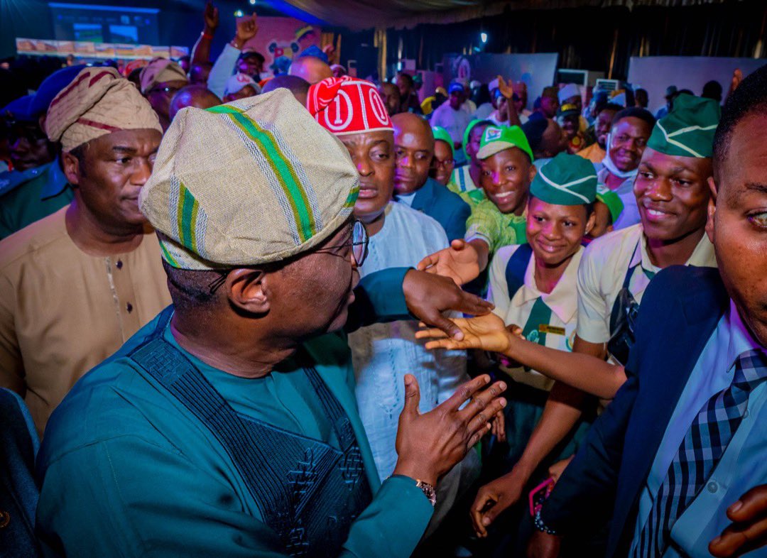 jidesanwoolu's tweet photo. …across the six education districts in the State, we are changing the face of public schools in our state.

When we came on board, one of the things we decided to do in building on the legacy of my predecessors in education was to inaugurate…

2/4 https://t.co/QWcZJibr9w