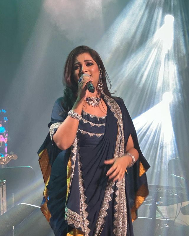 Surma_SG's tweet photo. Some gorgeous pics from Perth♥
#ShreyaGhoshal
#LiveaInPerth
#20YrsOfSG https://t.co/kgTeZRZH4r