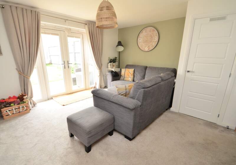 🔥 NEW price £275,000 - Family #home within walking distance to primary/secondary schools &amp; quick travel access to the M5 motorway for commuting to work. 

🛏️3 bedrooms with master en suite 
🏡Longwool Run, #Cullompton 
🌐seddons.com/view-property/… 
📞 01884 32100 
 
#Property